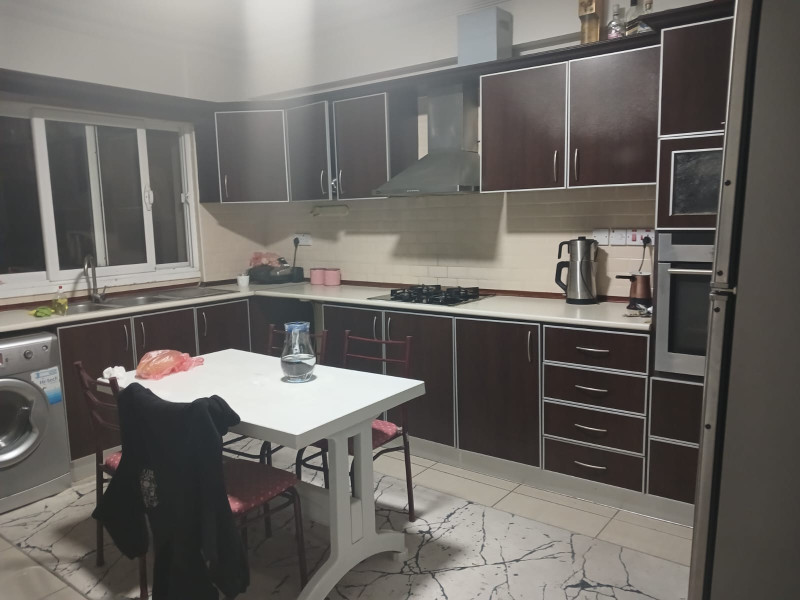 Gazimağusa Merkezde 3+1 Satılık Kiracılı Eşyalı Daire